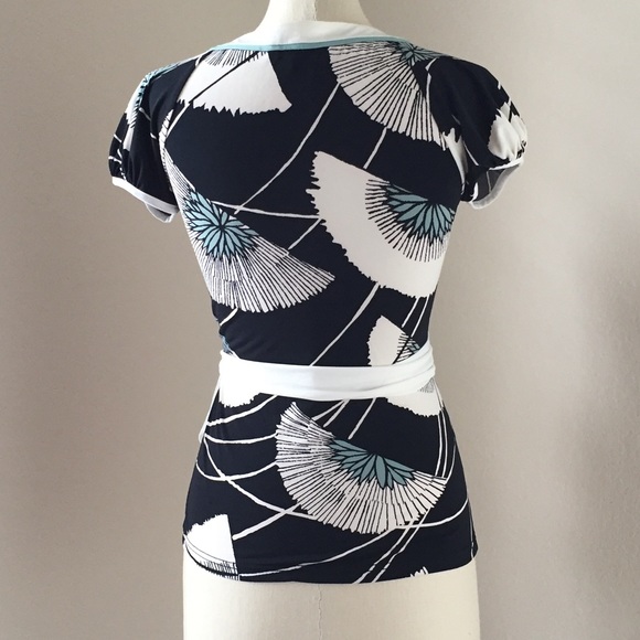 BCBG short sleeve wrap top - Picture 2 of 4